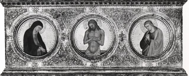 Anonimo — Bicci di Lorenzo - sec. XV - Cristo in pietà tra la Madonna dolente e san Giovanni Evangelista — insieme